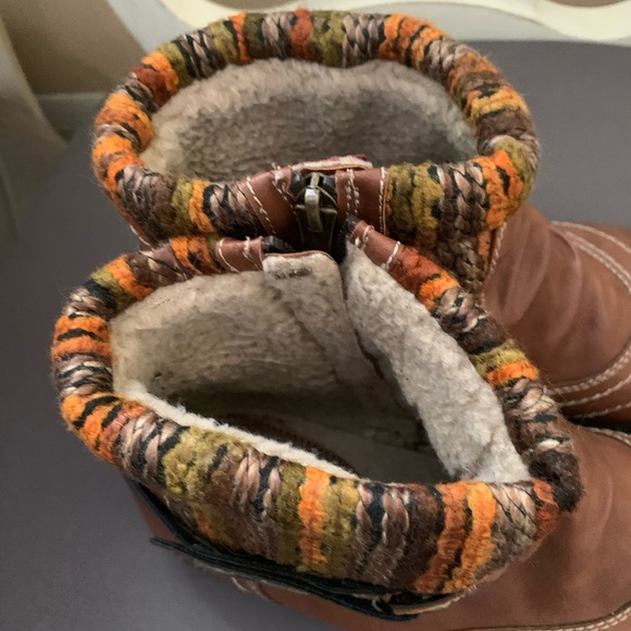 Boots Spring Step - Picture 5 of 6